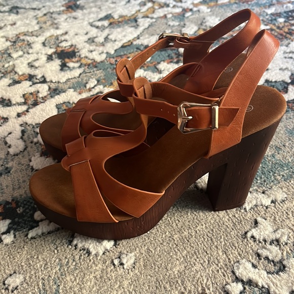 TOP Moda Heels - Picture 2 of 4